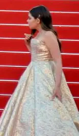 Addison Riecke