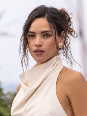 Adria Arjona