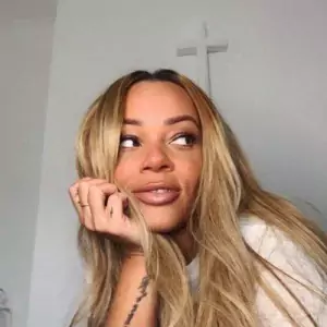 Shola Ama