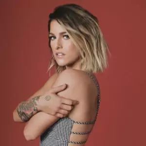 Cassadee Pope