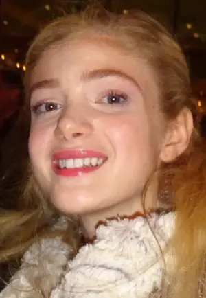 Elena Kampouris