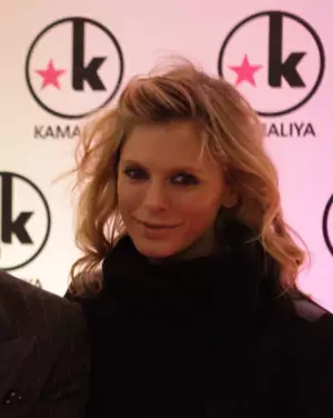 Emilia Fox