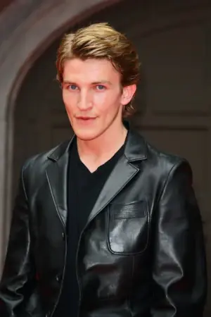 Ewan Mitchell