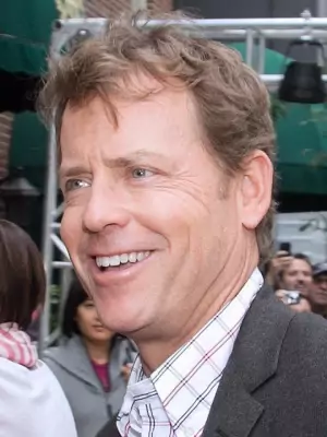 Greg Kinnear