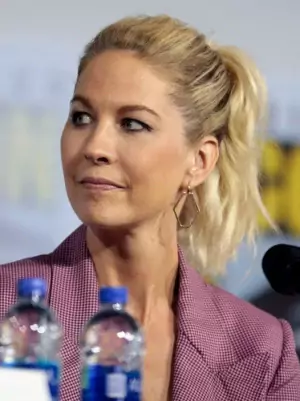 Jenna Elfman