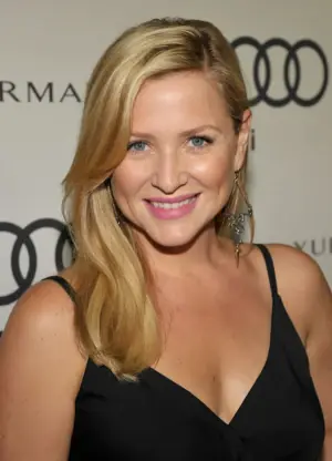 Jessica Capshaw