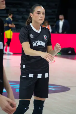 Nika Mühl