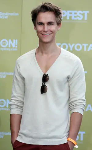 Rhys Wakefield