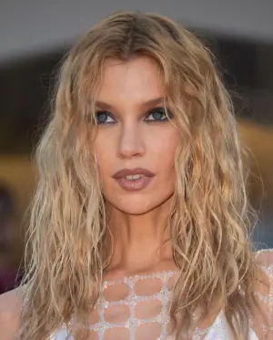 Stella Maxwell