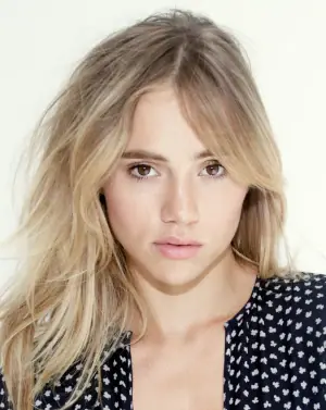 Suki Waterhouse